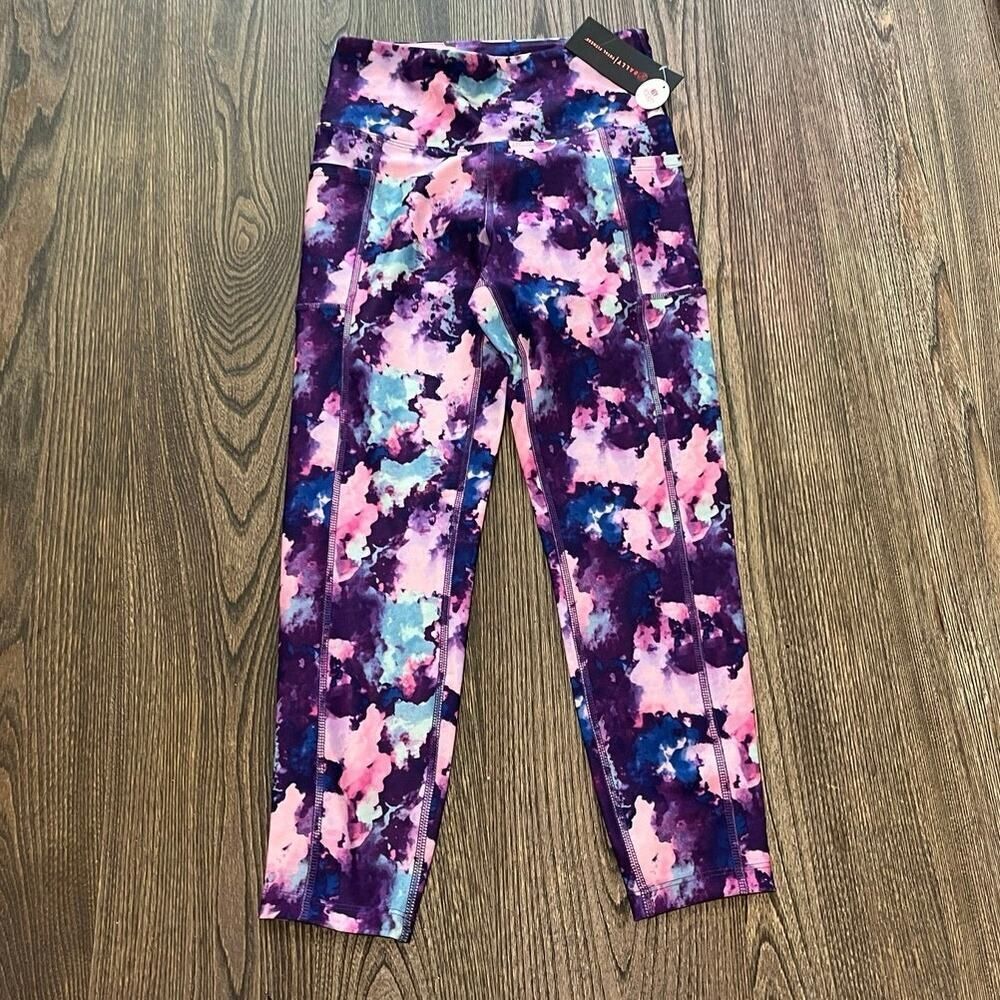 NWT Bally Total Fitness High Rise Pocket Mid-Calf Legging Blotchy Bloom Size S